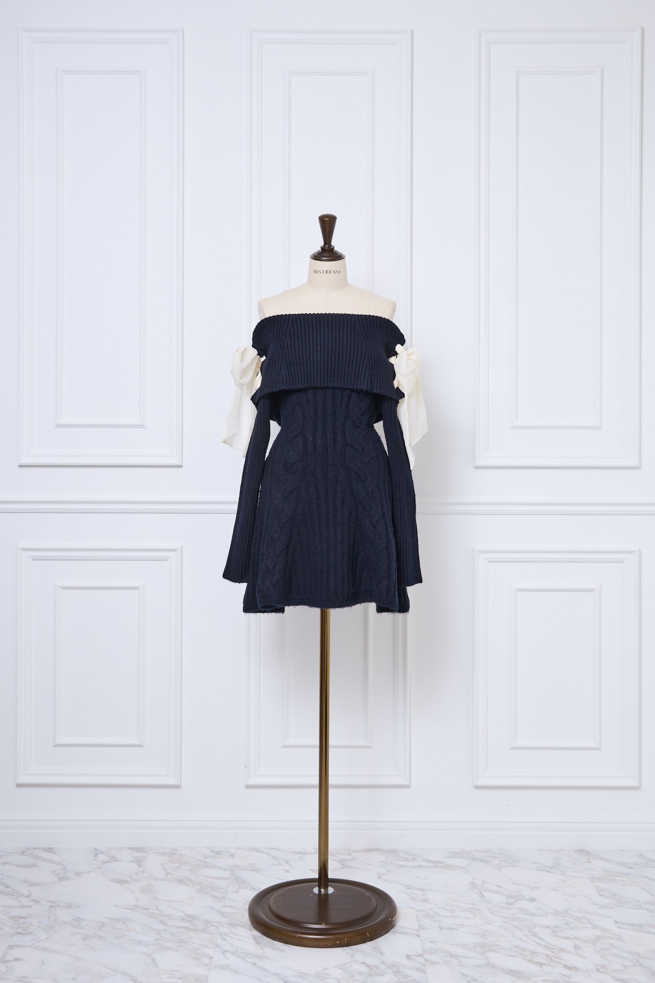 MISTREASSミストレアス三上悠亜着用完売ニットアンサンブル 三上悠亜 MISTREASS ミストレアス セットアップ MISTREASSミストレアス