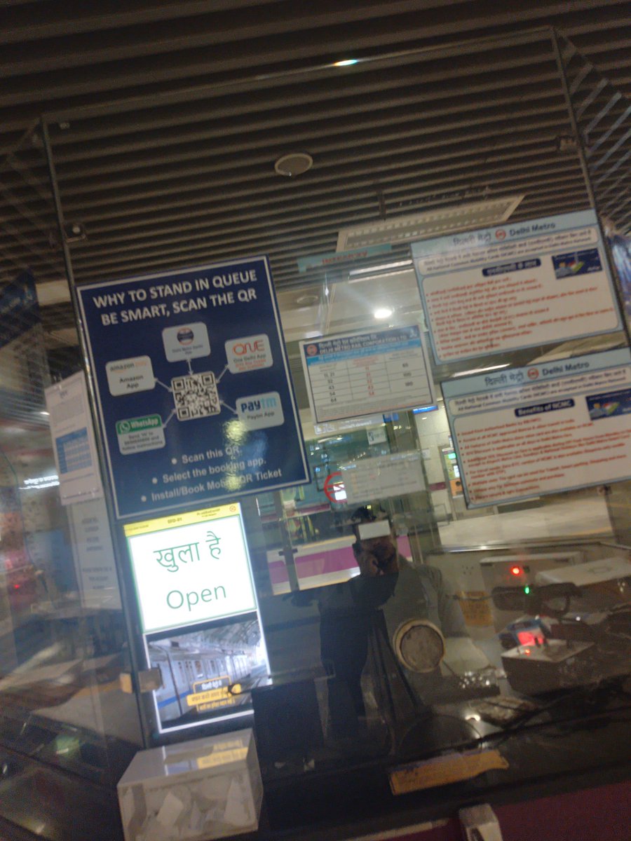iamakcofficial's tweet photo. @OfficialDMRC Har station pr yhi ho rha hai staff issi bhane salary se jyada daily ghr le ja rhe hai kisi se 7 rupye kisi se 9 rupye aise krke daily 5-10k jeb me daily aur ye har station pr ho rha hai right now aaj hi aate waqt bhi hua ab jate waqt bhi ho rha hai (igi t1 airport metro) https://t.co/VduXAGT3yM