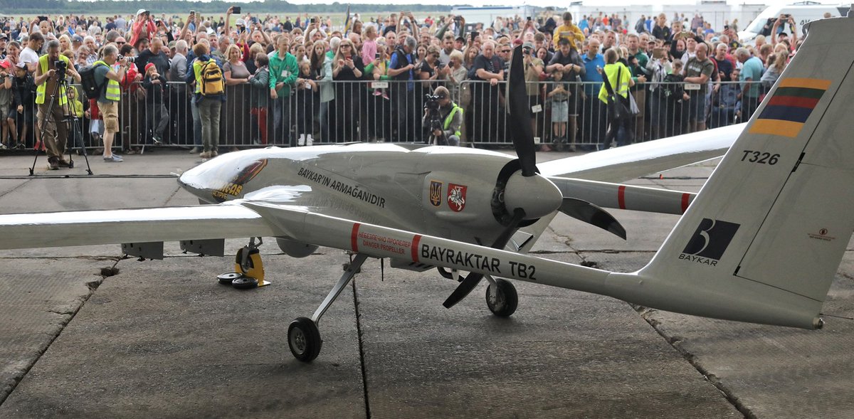 THEEURASIATIMES's tweet image. Irony: 🇺🇸US pioneered drones (Firebee, Predator) but lost ground due to export rules &amp;amp; bureaucracy. 🚀

Now, it taps Baykar, whose CTO Selçuk Bayraktar trained in the US! 

Trump’s drone push &amp;amp; Hegseth’s memo aim to reclaim dominance. 🛸

⏱️History full circle! #USDrones #Baykar