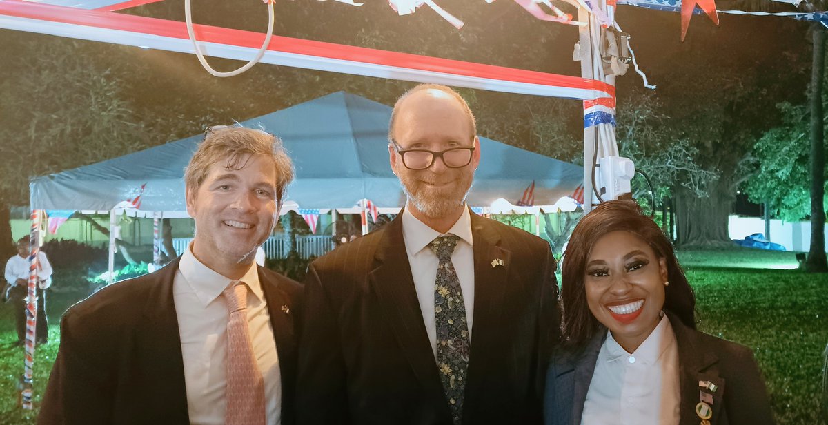 WofaiS's tweet photo. An honor to attend the welcome ceremony of the newly appointed Hon. Consul General of the United States of America, at his magnificent residence in Lagos. Introduced at the occasion by His Excellency, the U.S. #Ambassador to Nigeria (picture 4), we wish him success! #WofaiSamuel https://t.co/hO7De3vPKq