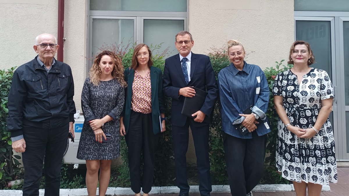 PLinAlbania's tweet image. Charge d’affaires 🇵🇱 Wojciech Unolt spotkał się dziś z przedstawicielami Tirana Chamber of Commerce and Industry. 
Przedmiotem rozmów były potencjalne obszary współpracy na rzecz zbliżenia polskich i albańskich przedsiębiorców.  🇵🇱🤝🇦🇱
#współpracaekonomiczna #Polska #Albania