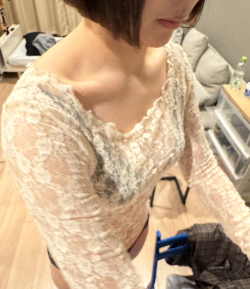 透け透けの洋服でSEXしにきた彼氏持ち女子大生