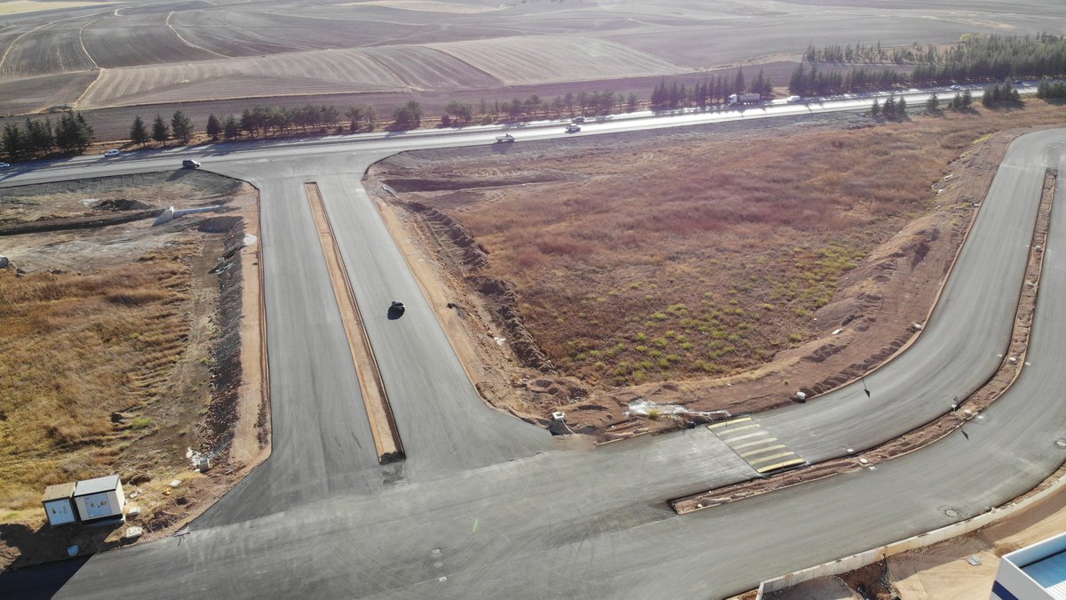 EskHaberOtesi's tweet image. EOSB, sanayicilerin üretim ve lojistik süreçlerini
kolaylaştıracak yeni bir ulaşım adımını daha hayata geçirdi. Eskişehir OSB Müdürlüğü
tarafından yapılan yatırımla İmişehir OSB 1 Gelişme Bölgesi’nden Ankara
haberotesi.com.tr/kupeli-osbmizi…
@nadirkupeli  #EOSB