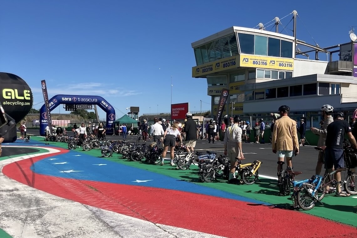 urbancycling_it's tweet image. urbancycling.it/51467-brompton…

@bromptonitalia @BromptonMilano 
#brompton #bromptonlife