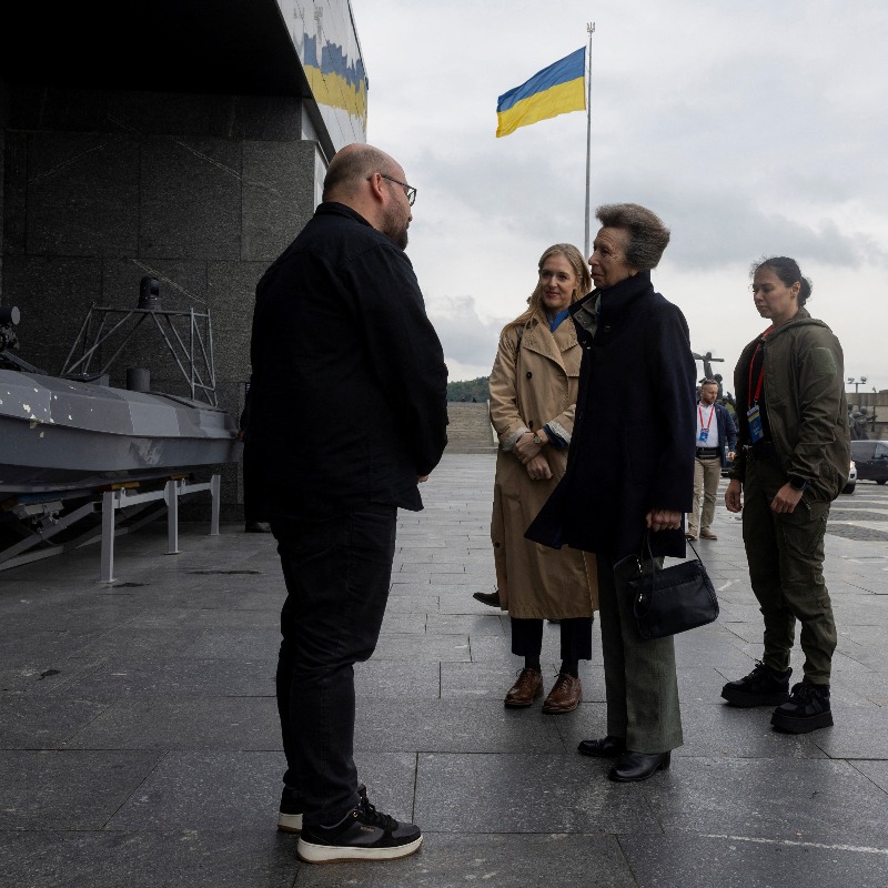 RoyalFamily's tweet photo. The Princess Royal has visited Ukraine, at the request of @FCDOGovUK, demonstrating solidarity with children and families and highlighting the traumatic experiences of children living on the frontline of the conflict. 🇺🇦

Click below to read more.