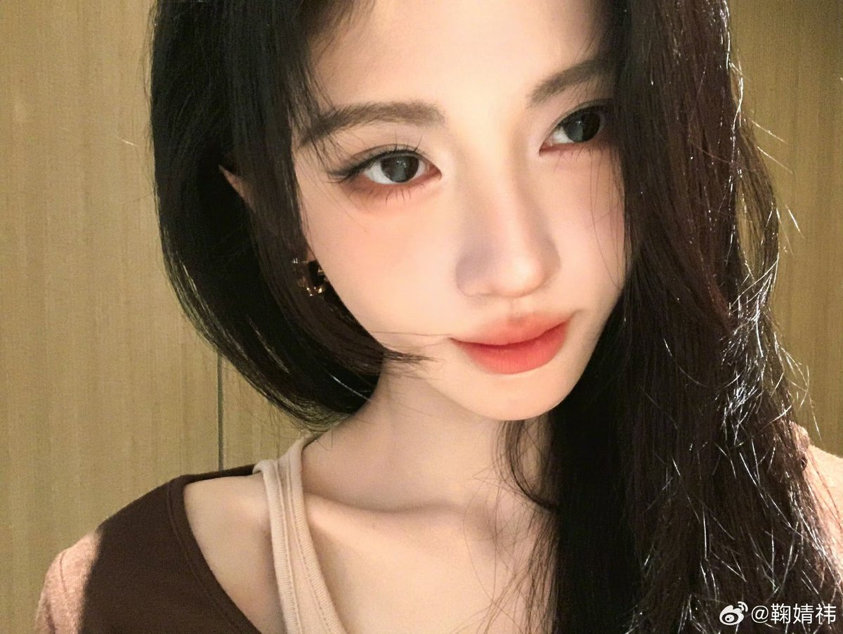 ohnneul's tweet photo. 251001 쥐징이 웨이보

😉🥳 ​​​

#鞠婧祎 #쥐징이 #Jujingyi #Kiku https://t.co/9mU546mciy
