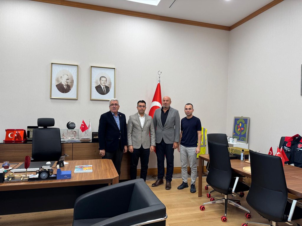 Çevre Şehircilik ve iklim değişikliği İstanbul il müdür yardımcımız Sayın Sabri kaplan ve Şube Müdürü Serkan Aydın'ı ziyaret ettik. Cuma günü düzenleyeceğimiz toplantı hakkında istişarelerde bulunduk.<a href="/Ykslylmz34/">Yüksel yılmaz</a>