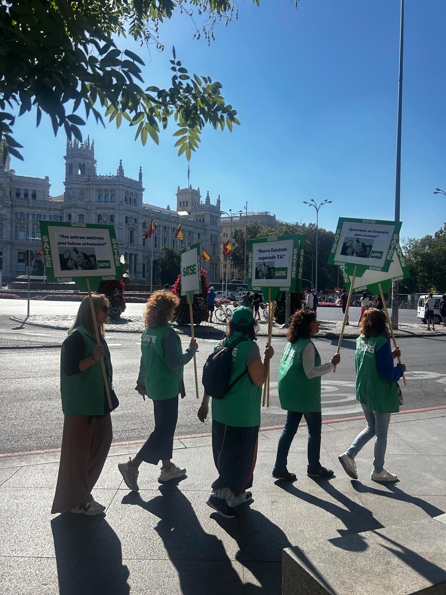 SATSE_CyL's tweet photo. Desde Castilla y León a Madrid para exigir de una vez por todas un #EstatutoParaAvanzar que permita:
✅Jubilación anticipada y parcial
✅Clasificación profesional retribuida
✅Mejores condiciones de trabajo
#Enfermeras #fisioterapeutas https://t.co/cGpJBIpbsL