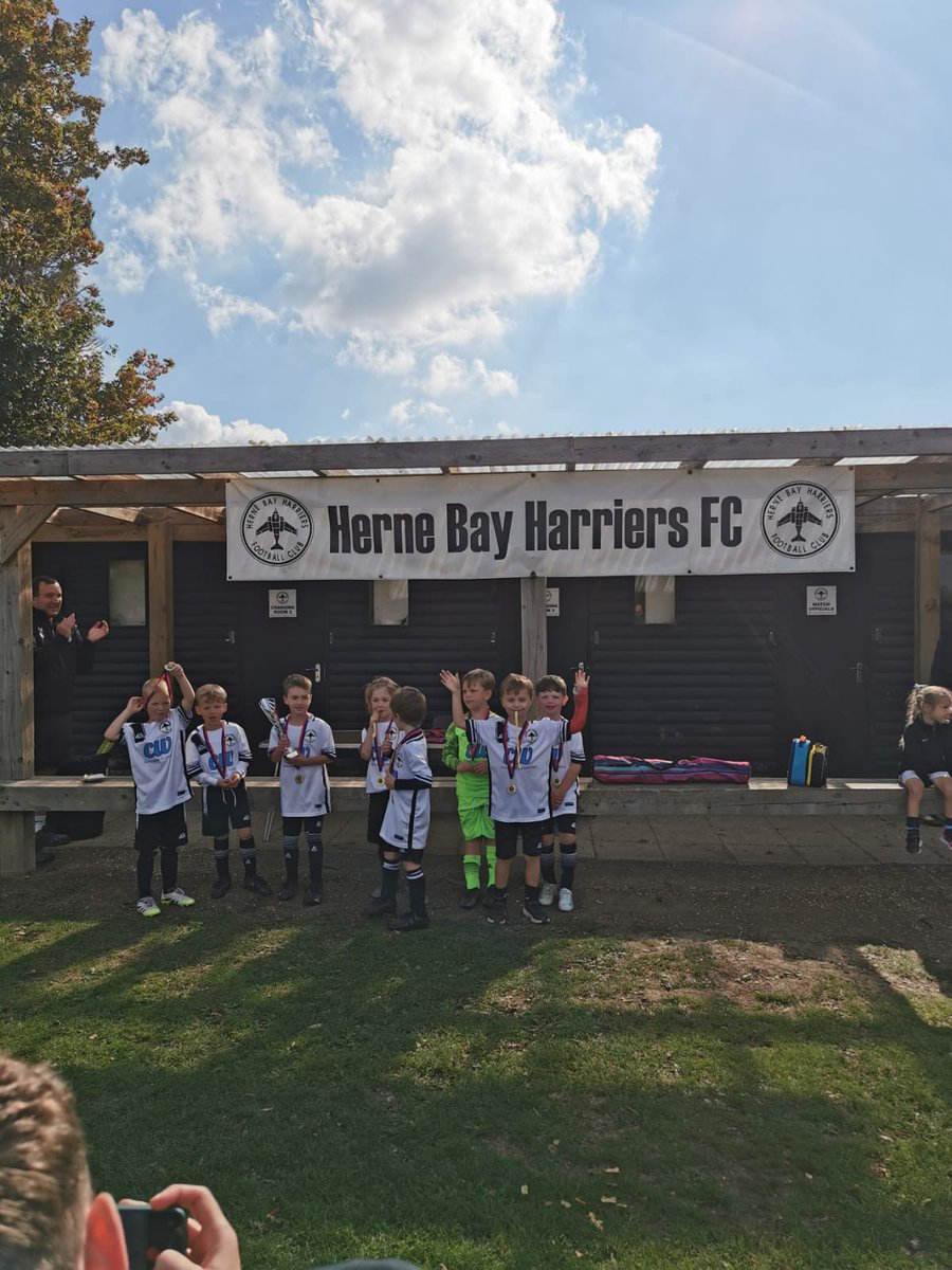 The club hosted the u7s festival today for the FDL .This was the first festival experience for the u7s
The 4 teams who reached the final are pictured with their medals 
Herne Bay Harriers won the cup with Baypoint runners up
St Margaret’s won the plate with Herne Hill runners up.