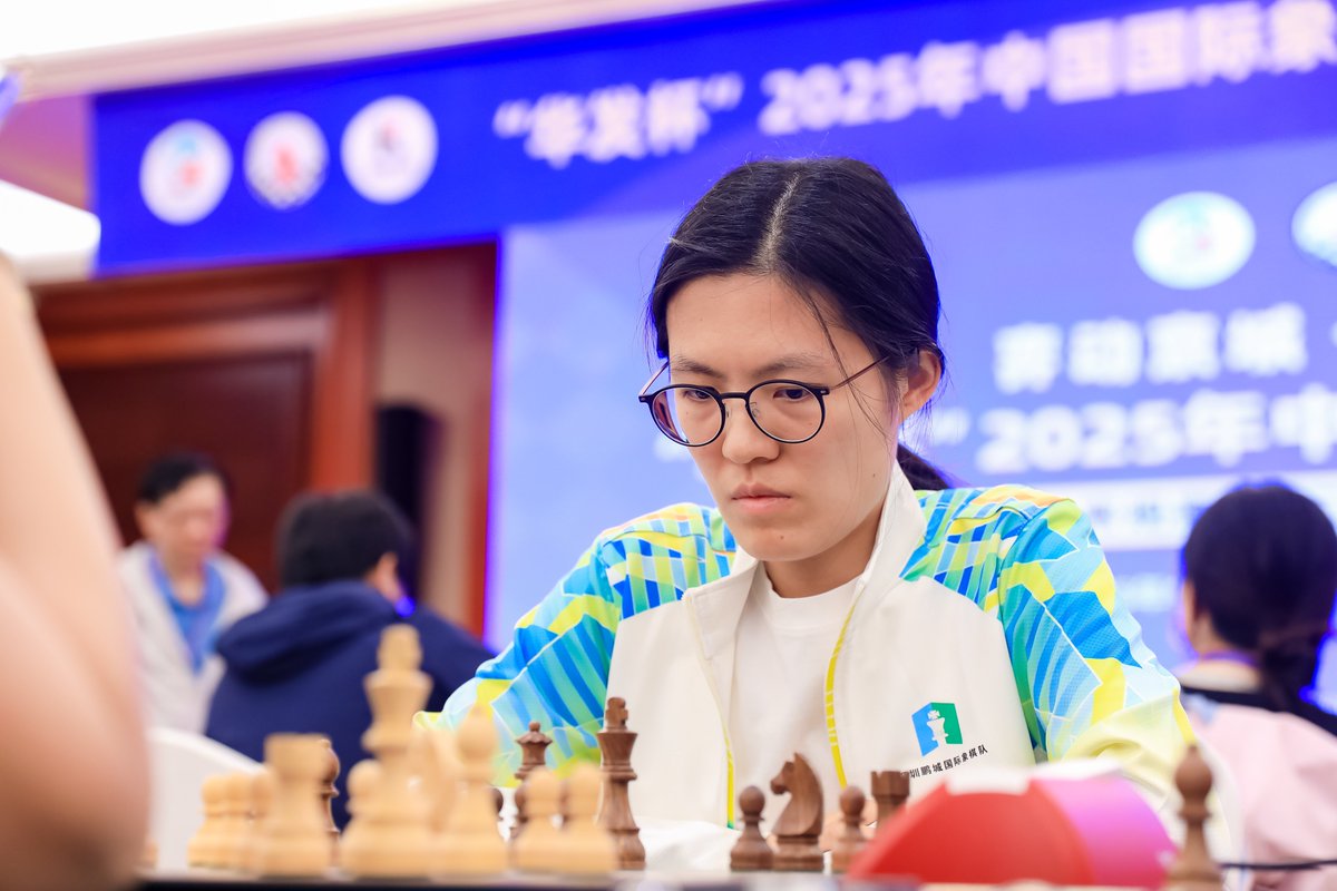 liang_zimi34491's tweet image. The 2nd stage of the 2025 China Chess League A kicked off today in Beijing . The current World No.1, GM Hou Yifan beat IM Li Ruofan, securing her 7th consecutive win.