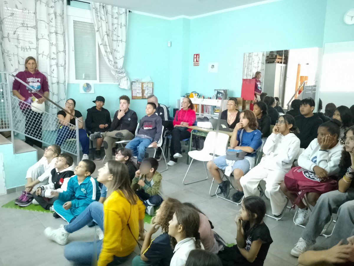 ¡¡Fiesta de bienvenida con las familias y los menorxs!!
Un placer daros la bienvenida un año más.
<a href="/FundlaCaixa/">Fundación ”la Caixa”</a> <a href="/juventudcmadrid/">Juventud▪️Comunidad de Madrid</a> <a href="/JMDpvallecas/">Distrito de Puente de Vallecas</a>
#vidaamable #irpf07