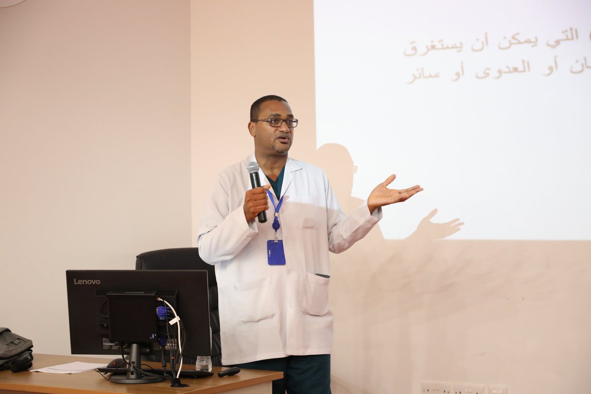dh_university's tweet photo. 🔹 جامعة ظفار | التوعية الصحية
نظّم مركز خدمة المجتمع والتعليم المستمر بجامعة ظفار، صباح اليوم ، محاضرة توعوية بعنوان:
 "آخر تطورات فيروس نقص المناعة البشري".
قدّم المحاضرة الممرض هشام بن رزين البلوشي – ممرض مختص في مكافحة العدوى بمستشفى السلطان قابوس، حيث تناول أحدث المستجدات الطبية وأساليب الوقاية، مع تصحيح المعتقدات الخاطئة حول المرض بأسلوب مبسط وعملي.
✨ شكّلت الفعالية فرصة لتعزيز الوعي الصحي وتصحيح المفاهيم، وسط تفاعل كبير من الحضور.
#جامعة_ظفار #التوعية_الصحية #خدمة_المجتمع #فيروس_نقص_المناعة #مكافحة_العدوى #الصحة_العامة #سلطنة_عمان