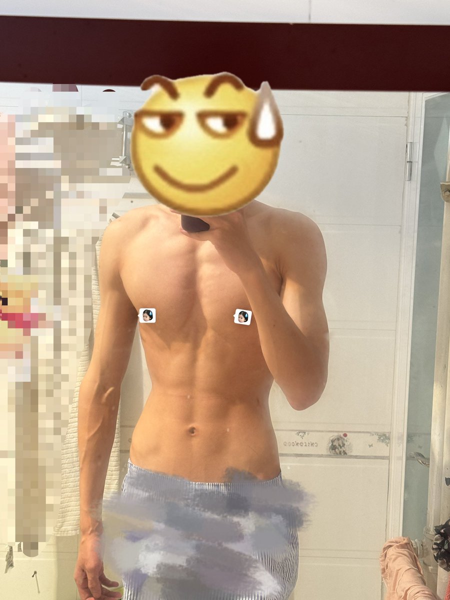 2uQl2's tweet photo. 潍坊dd 192cm 74kg https://t.co/TrNAMN2yFj