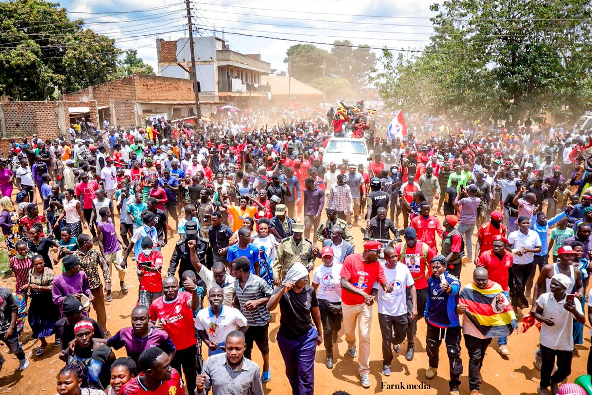KlaUpdates's tweet image. President BOBI WINE has been warmly welcomed by his supporters  in Kaliro. #KlaUpdates