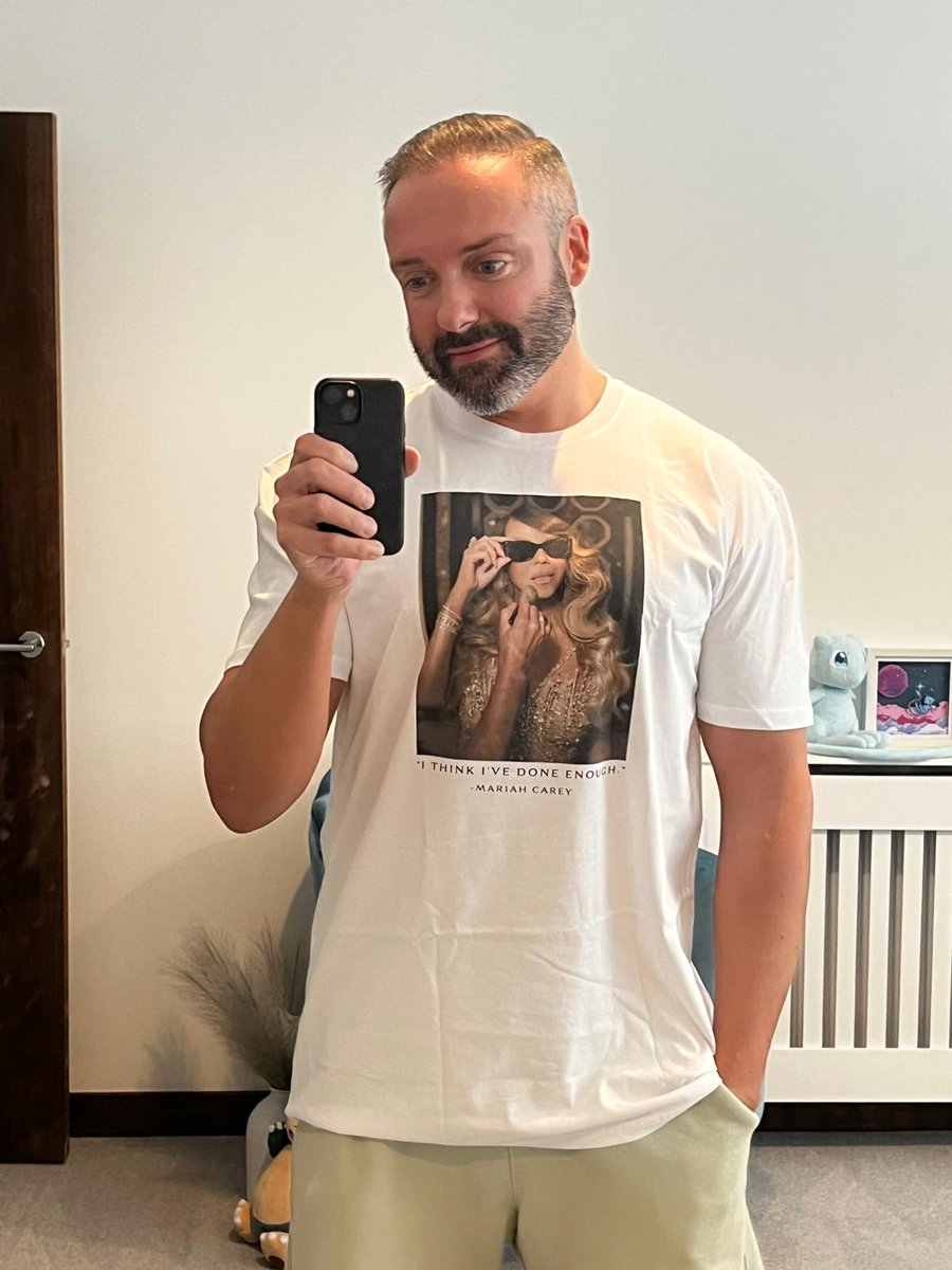 treacletots's tweet photo. @MariahCarey Done! 🥂😘🩷 https://t.co/RJKAngTeSN
