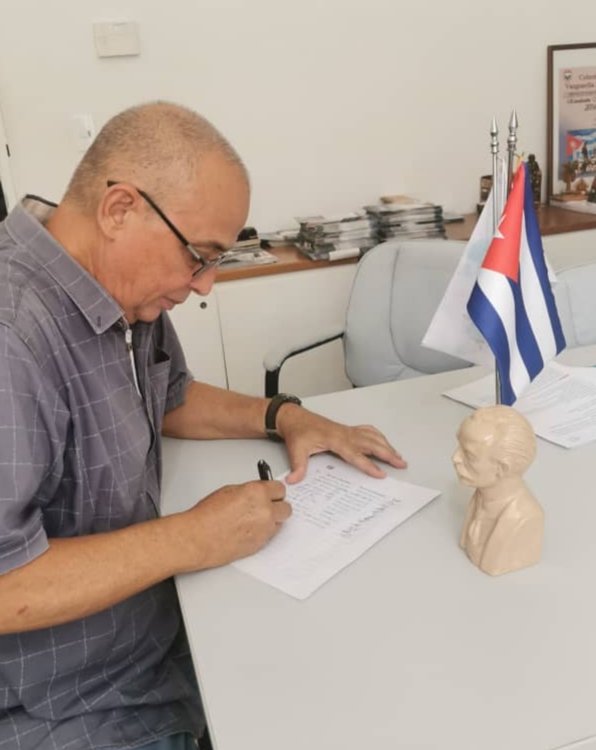 Todos los trabajadores de nuestra Agencia de Viajes <a href="/SanCristobalSA/">Agencia de Viajes San Cristobal</a>  firmamos en el libro del pueblo cubano, repudiando la intención de Estados Unidos de una agresión militar contra la hermana República Bolivariana de #Venezuela 🇻🇪.