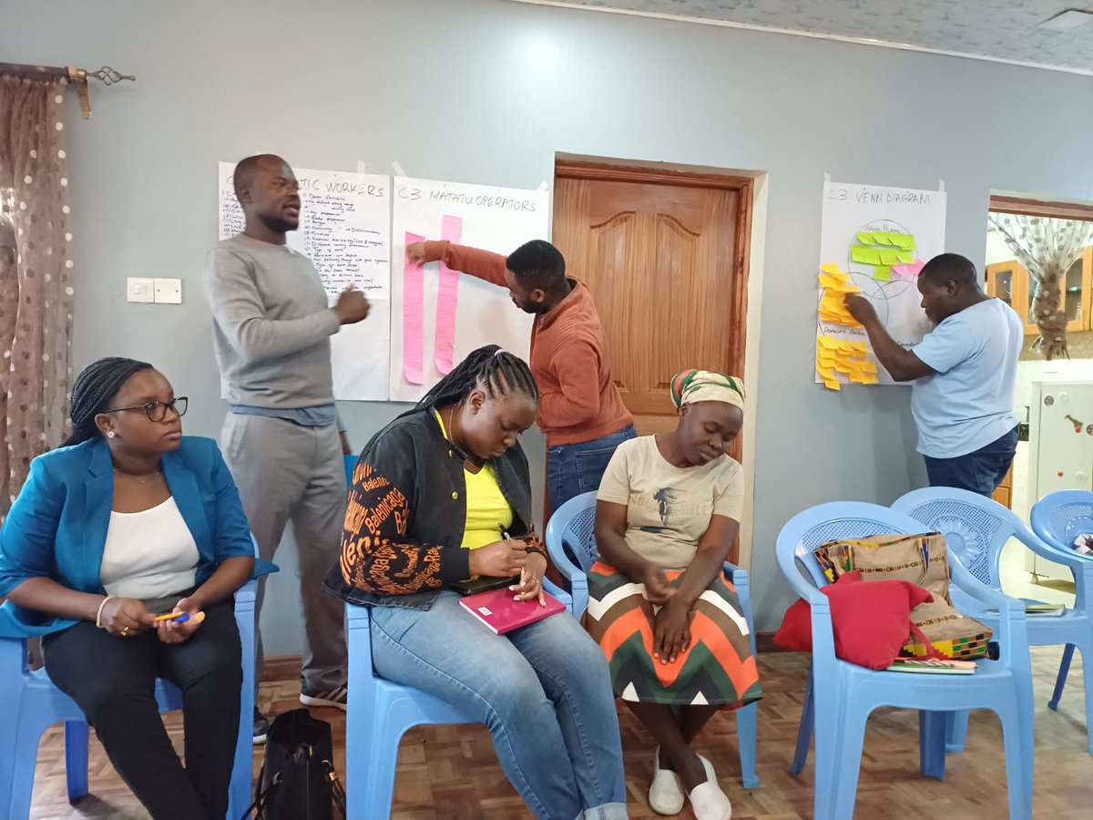 HakiDataLab's tweet image. Informal workers discussing risks that face them in their day to day work. #NumbersInAction 
@data4change @siasaplace @MageuziHub @DavisTafari01 @UhaiWetu