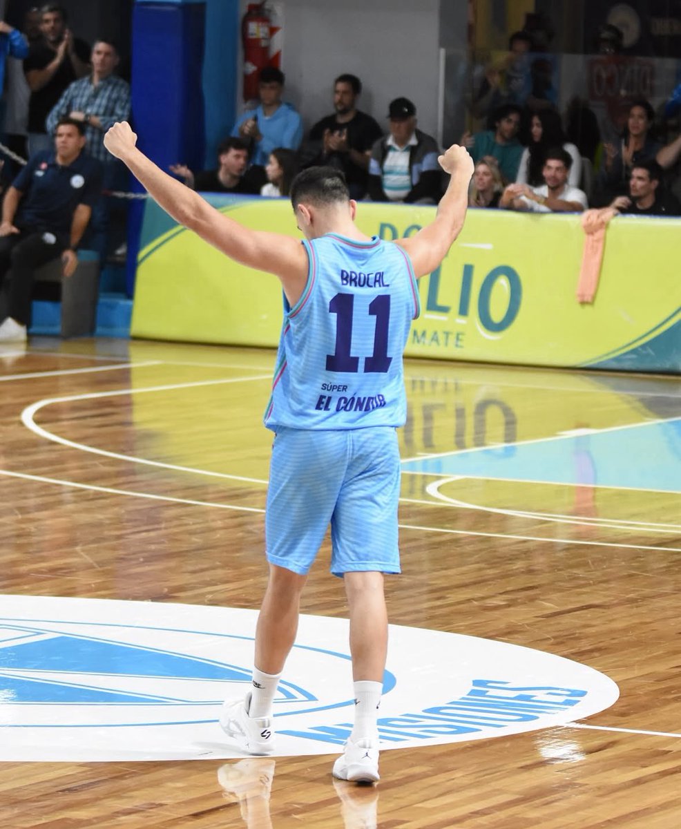 PiterLorens's tweet photo. 🏀 ¡Gran debut Celeste!
Oberá venció 85-76 a San Lorenzo en el arranque de su 6ª temporada en la #Liga Nacional.

🔹Vorhees 19 pts
🔹Sansimoni 18 pts
🔹Brocal 17 pts

El equipo de Demti arrancó firme ante un duro rival. #OTC #LNB https://t.co/YVlh71JOxP