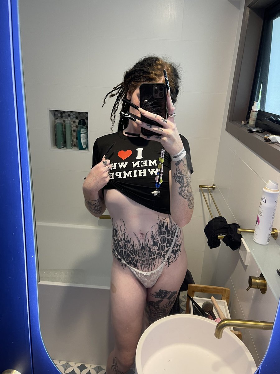 rubee_doll's tweet photo. Pay my rent NOW 

#findom #paypig #tgirl #transgoddess #worshipme https://t.co/MbY6qpAXPt