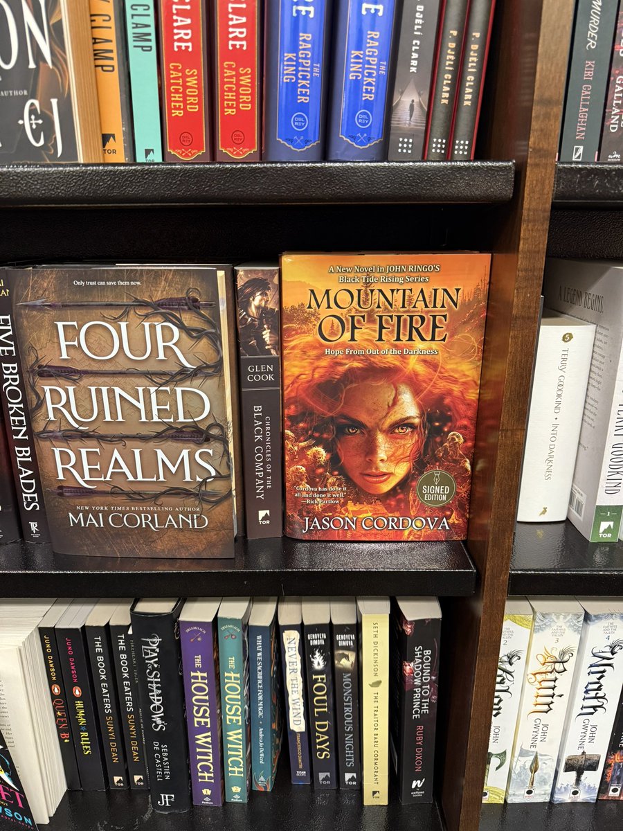 WarpCordova's tweet image. Signed copies of #MountainofFire at the B&amp;amp;N at Brier Creek.