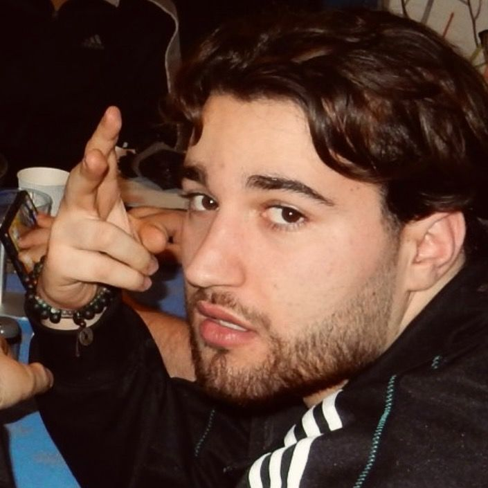 🚨 SURHUMAIN  

Xarox vient de se lancer sur Tik Tok et accumule en à peine deux semaines plusieurs posts dépassant le MILLION de vue ! 🙀 

Il a officiellement PACTISÉ  enfin c mon avis bref