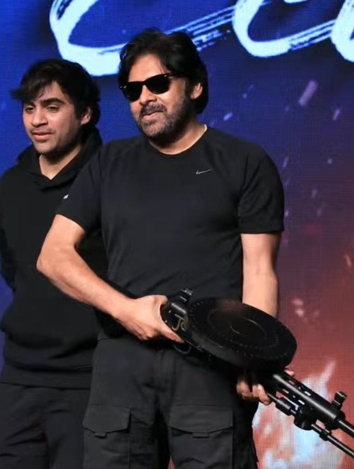 PawanismNetwork's tweet image. PAWAN KALYAN 🔥🔥🔥🔥

#OGSuccessCelebrations @PawanKalyan