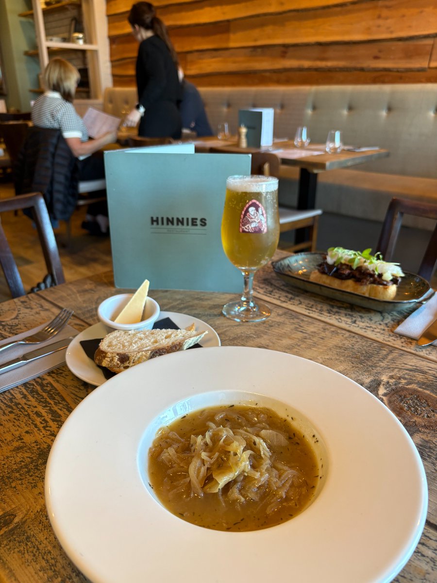 It’s World Vegetarian Day! ✨
What better way to celebrate than with a cosy bowl of Onion &amp; St Dominics ale soup with crusty bread – the ultimate autumn comfort dish 🍂

#worldvegetarianday #seasonaldining
#sustainablechoices #geordiecomfortfood