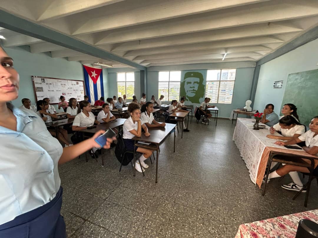 🤩// Se realizan de manera exitosa las Asambleas de Grupo en la FEEM Pinera. 

Espacio fundamental en el que los estudiantes 🤓 compartieron sus inquietudes, evaluaron su rendimiento escolar ✍🏻y trazaron sus actividades para el próximo mes.
#UnaFEEMQueAmaYFunda 
#RumboALos55