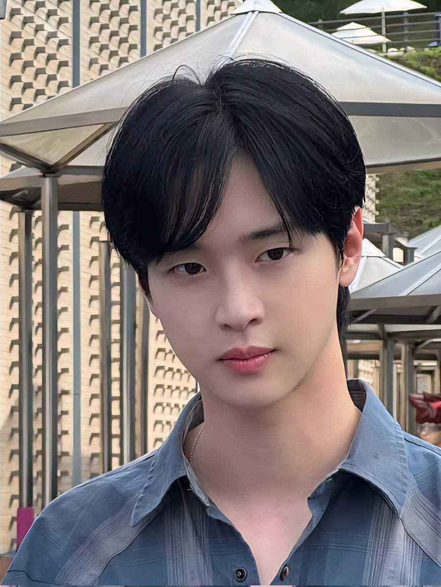 (동글이들의 투쟁)🗣 📢
장동윤은 당장 이 얼굴을 
로코 차기작으로 보존하라!보존하라!
더 이상의 흙칠은 규탄한다!규탄한다!
미모의 올바른 사용법을 보여달라!보여달라!

#장동윤 #JangDongYoon #チャンドンユン