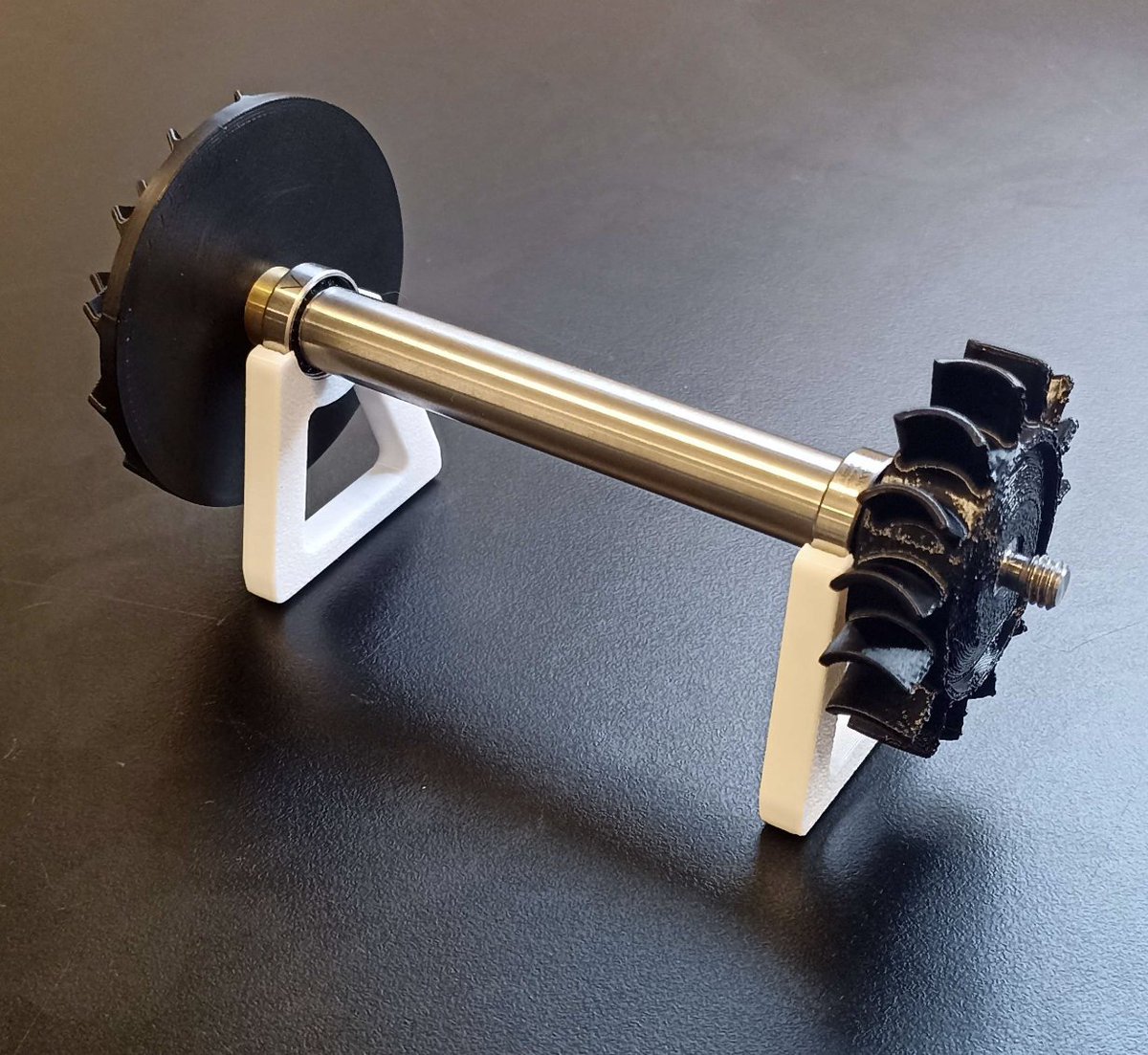 FangSystems's tweet image. Shaft from JLCPCB just arrived!!!

Been printing the parts just to test fitment. All that's left is to finish the combustion chamber and liner.

I've also managed to bump up the thrust to around 45N and dropped the RPM to just above 100,000RPM.

Going to get it manufactured soon!