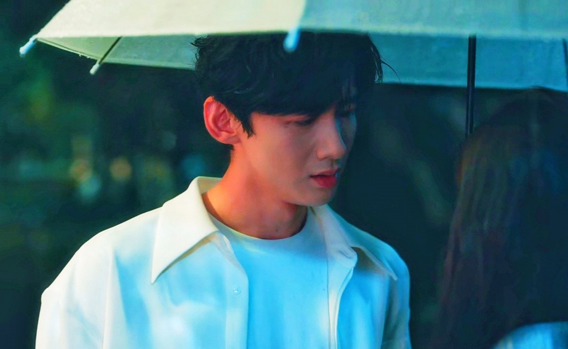 xteefatima's tweet image. Wen yifan, am i just your back option? 🤧

#firstfrost