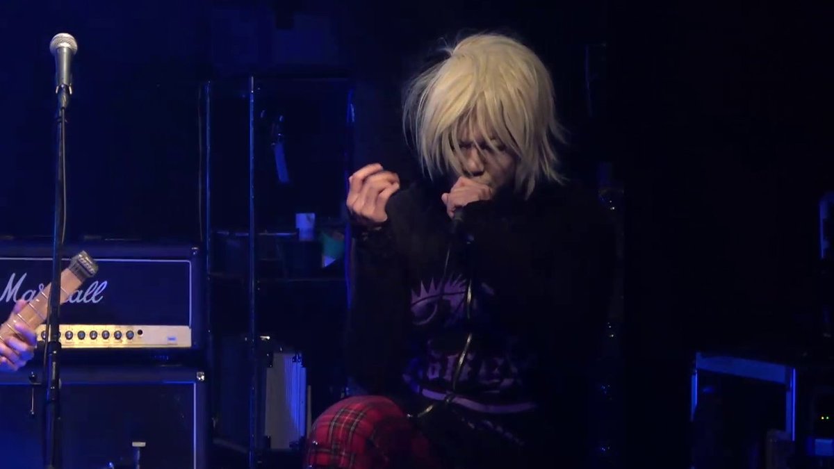 ruri_batsukai's tweet photo. [なぜなにUGM]
Q.なぜボーカルはいつも苦しそうに歌ってるんですか？
A.苦しいからです https://t.co/4A2hpRSrIw
