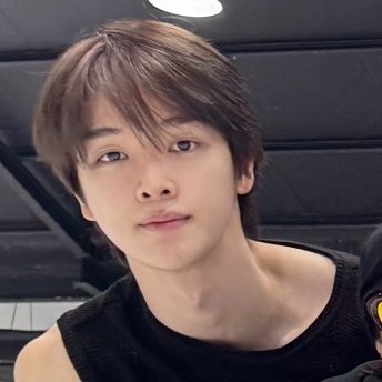 Bambi_Moment's tweet photo. 성찬이 같은 날인데 갭차이
핫가이                                               순둥이 https://t.co/7saeGA6Iab