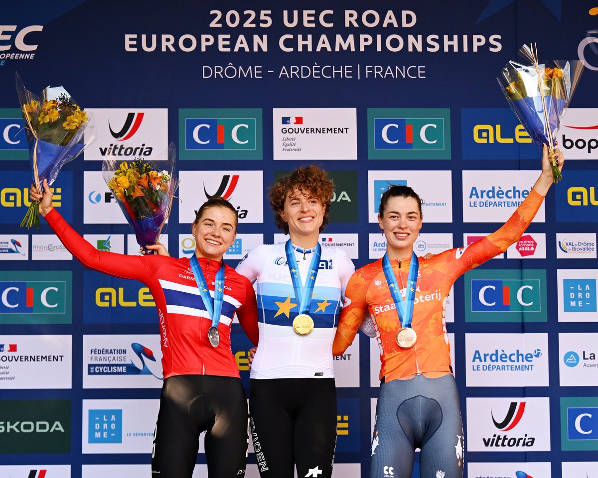 UCI_cycling's tweet image. First outing in the rainbow jersey and delivering in style 😮‍💨

Just 10 days after winning #Kigali2025, Remco Evenepoel 🇧🇪 and Marlen Reusser 🇨🇭 claim the 2025 European ITT titles! 👏

📸 Getty
