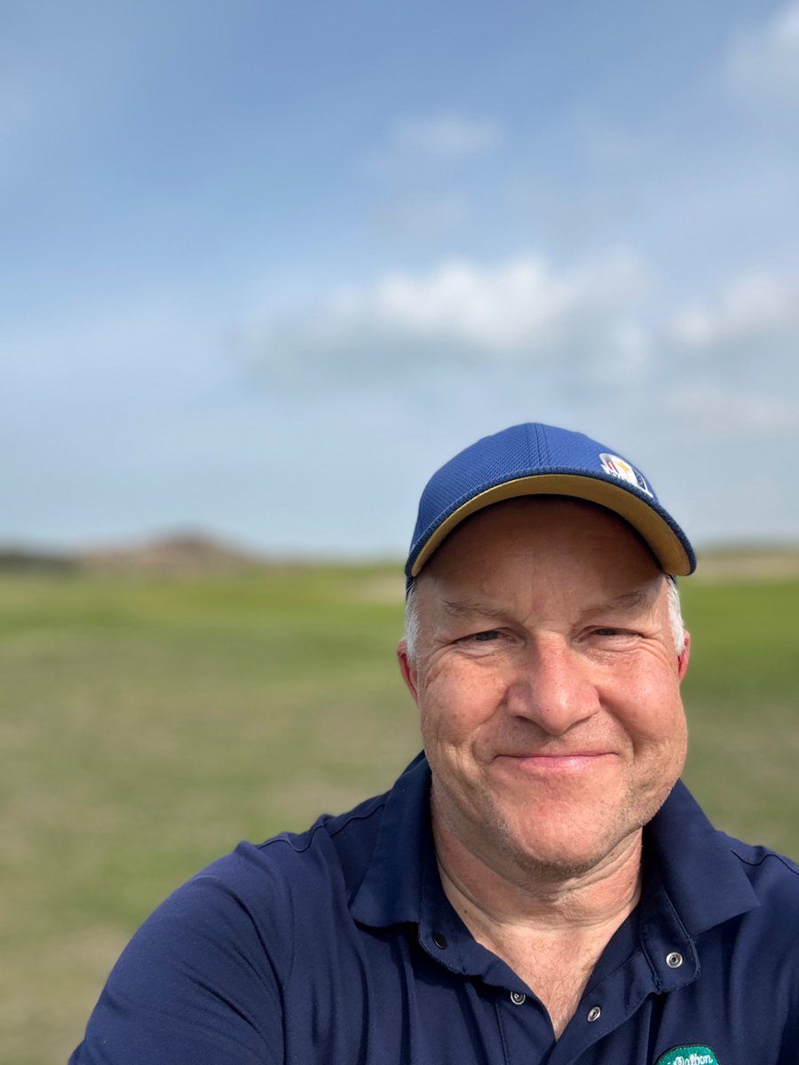 TimCowen2's tweet image. A perfect sunny autumn day on the links of Royal Ostend. Definitely worth a visit - a classic  course that goes a bit under the radar.