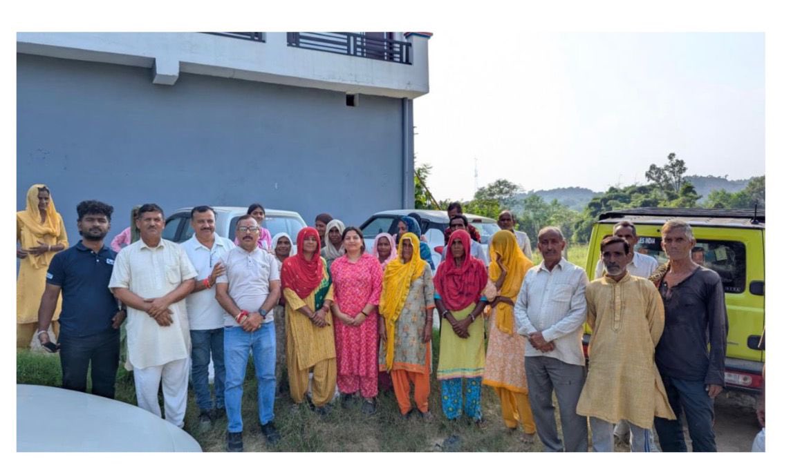 KhajuriaManu's tweet image. 1500 families. 4 Jammu Districts. Flood Relief Aid.

The rains this year wreaked havoc in the Jammu region. Being there got to witness the devastation caused in Jammu city neighbourhoods. From what started as talking to those affected, receiving messages about the worse hit…