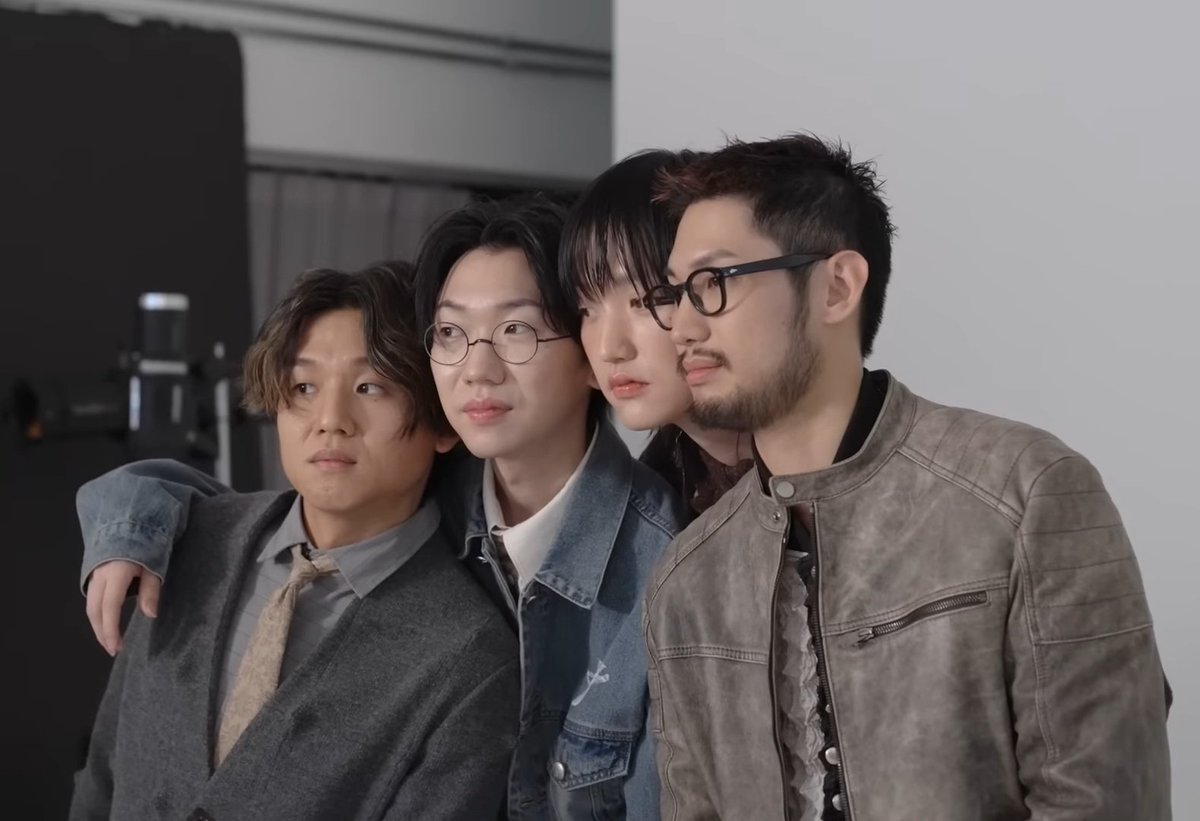 내최애화보는 아이즈매거진 화보임
미감너무좋아서 보는내내 감탄이 나옴...