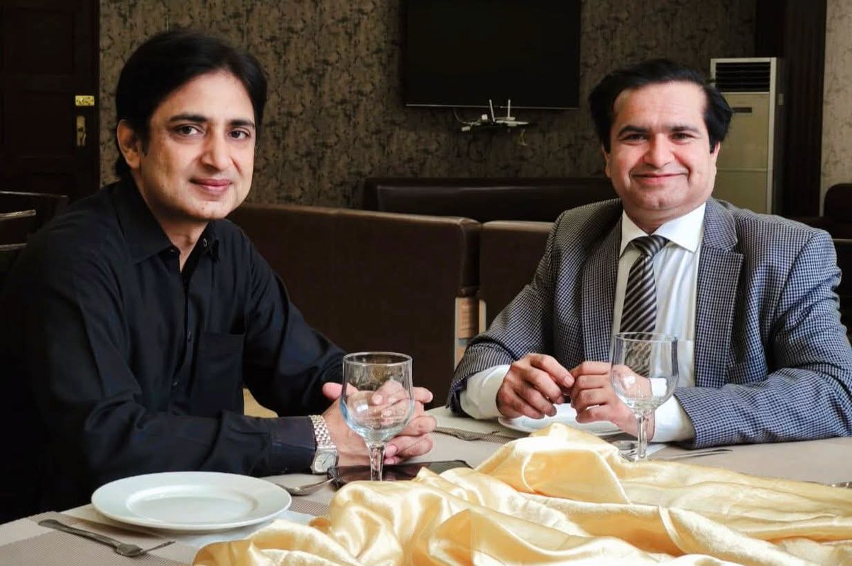 انورچانڈیو محافظِ پنجاب و پنجابی قوم  رائےاحمدخاں کھرل کانفرنس جھامرہ میں پہنچ ناسکے۔ پھر کامیاب کانفرنس پرمبارکباداور کھانے کی دعوت دی آج کھانےکی میزپرطویل نشست رہی کھرل کی برسی پر کئی برس کی محنت کی کامیابی،مریم نوازاورخواجہ سعد رفیق کی تقاریراور پنجابیوں کی محنت پر گفتگو ہوئی