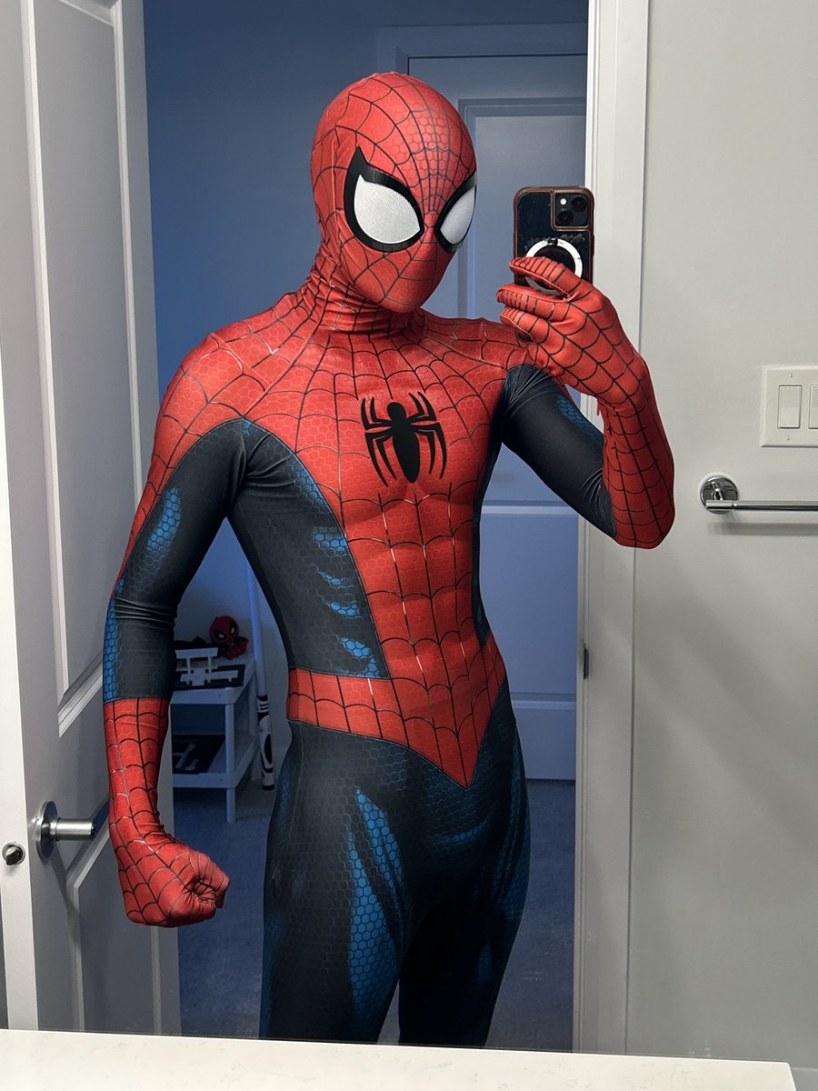 capitalspidey's tweet photo. september 30th       >           October 1st https://t.co/3erTvktfSI