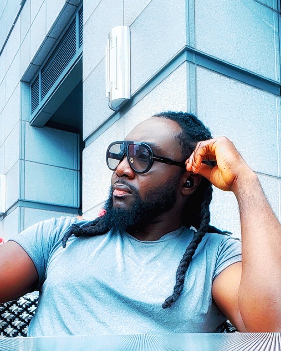 How I fvcking look right now. Making hardwork &amp; minding my business my priority.