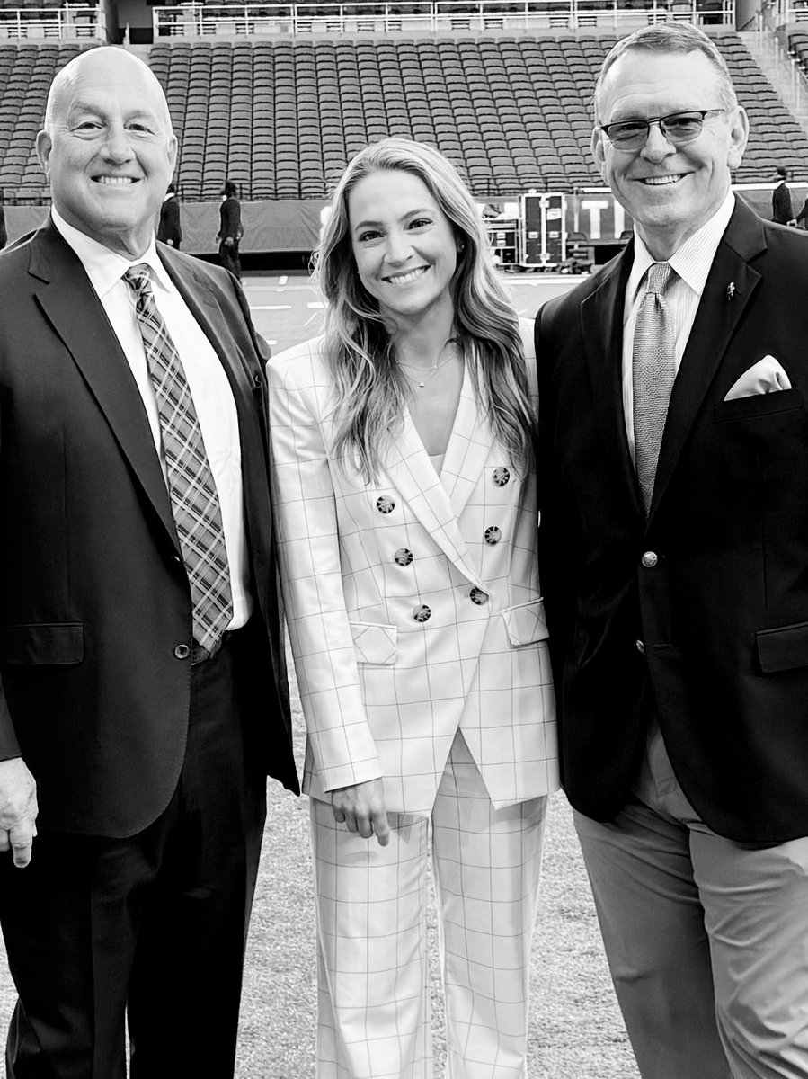 WesDurham's tweet image. See you Saturday from Dallas with Coach Addazio &amp;amp; @danaboyle_ !! 3:30 kick for just the 2nd all-time meeting between @CuseFootball &amp;amp; @SMUFB - @accnetwork