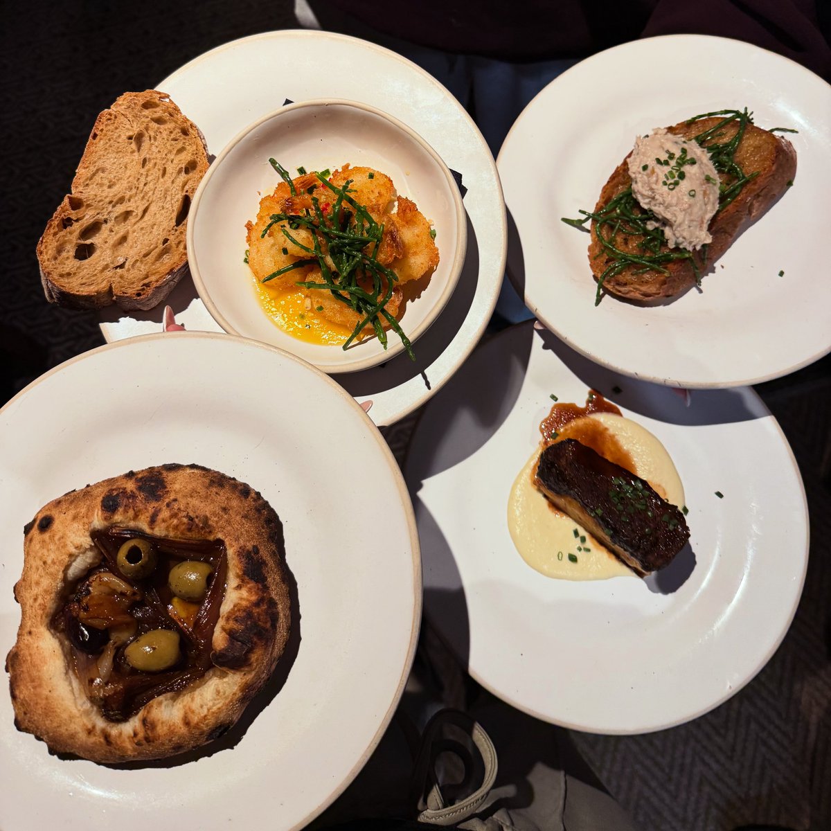 worplesdonhotel's tweet image. Sweater weather meets comfort food 🍁 Our new menu is here — full of hearty flavors and pub classics with a seasonal twist. Available Now!

#autumnmenu #youngspub #food #newmenu #worplesdonplace @YoungsPubs