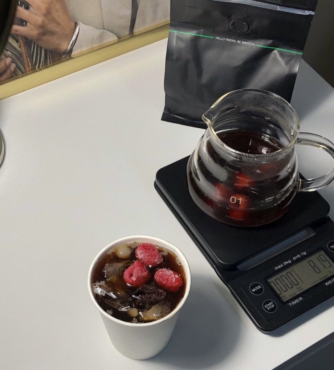 ♡♡

وسلاماا ع قلوب امتلكهاا حب القهوى ☕️♥️
#يوم_القهوة_العالمي 
#مساء__الخيرِ