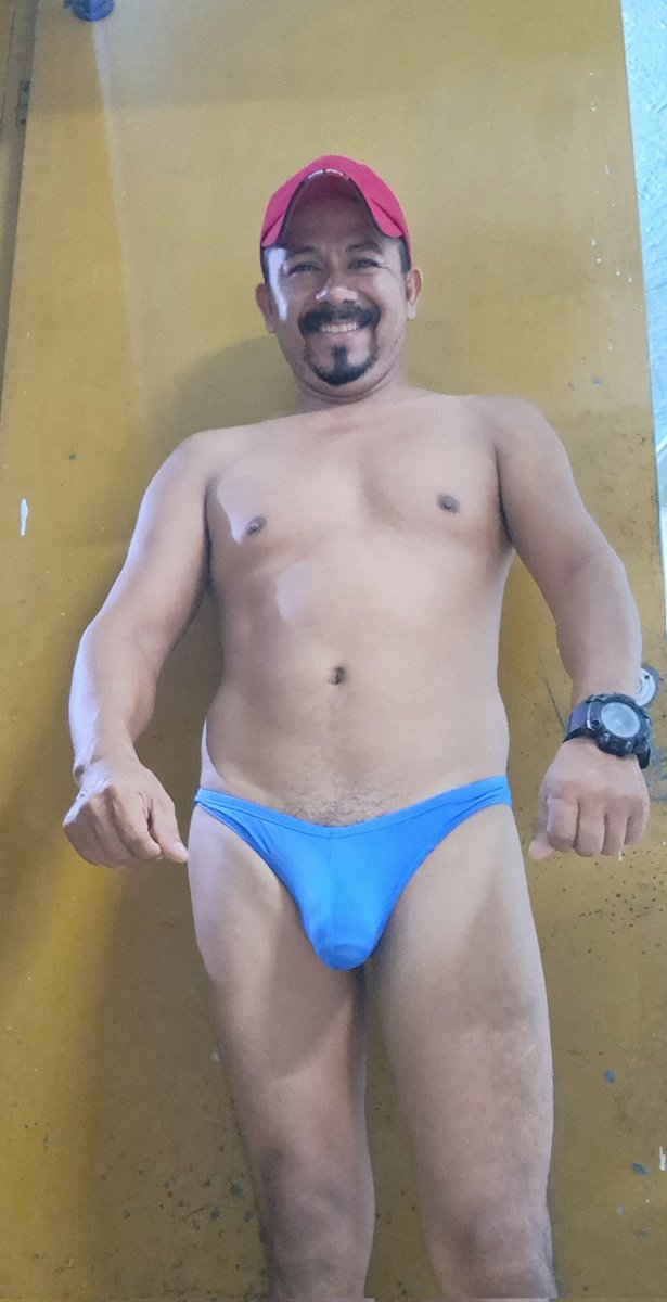 menundiespotter's tweet photo. Los machos en trusa presumiendo su #bulto son lo más sabroso y @carlos520995 lo sabe 😏🩲🔥
Sin pudor, solo por el placer de enseñar su #trusa y provocarnos la imaginación.
¿Ya nos mostraste la tuya hoy? 👀
⠀
#TrusaHot #MachoSabroso #SlipGame
💾 RT si aceptas el reto https://t.co/oC10Qc3hRJ