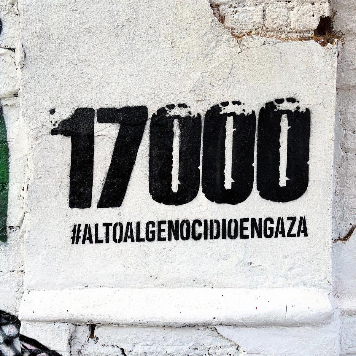 juegasiempre's tweet photo. 17.000 niños asesinados #Juegasiempre #djlu #stencilart https://t.co/3V5q5hI7qq