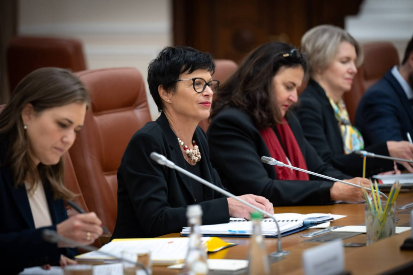 Kabmin_UA_e's tweet photo. Yulia Svyrydenko meets with EU Commissioner @MartaKosEU and Minister of European Affairs of Denmark, @marie_bjerre, in Kyiv to discuss #Eurointegration process, financial support and key #reforms
https://t.co/aWaS4Z3LHt https://t.co/4JAbx8I3Fo
