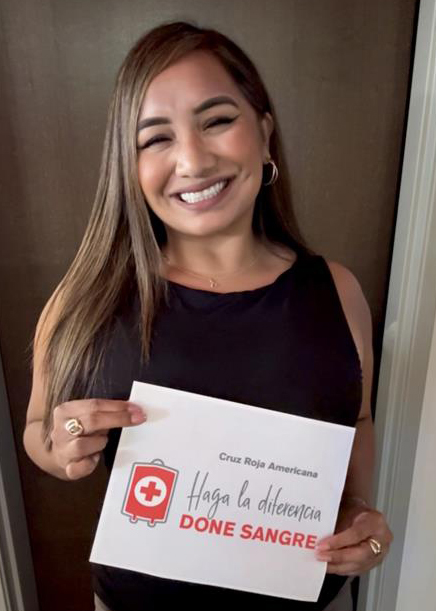CruzRojaLA's tweet photo. En el marco del Mes de la Herencia Hispana, celebramos a Diana Pineda, quien ha organizado campañas de donación de sangre inclusivas, ha promovido el acceso en español e inspirado una mayor representación latina en el trabajo humanitario. Más información: https://t.co/IrZHNtpPni https://t.co/TTE1gcKkmg