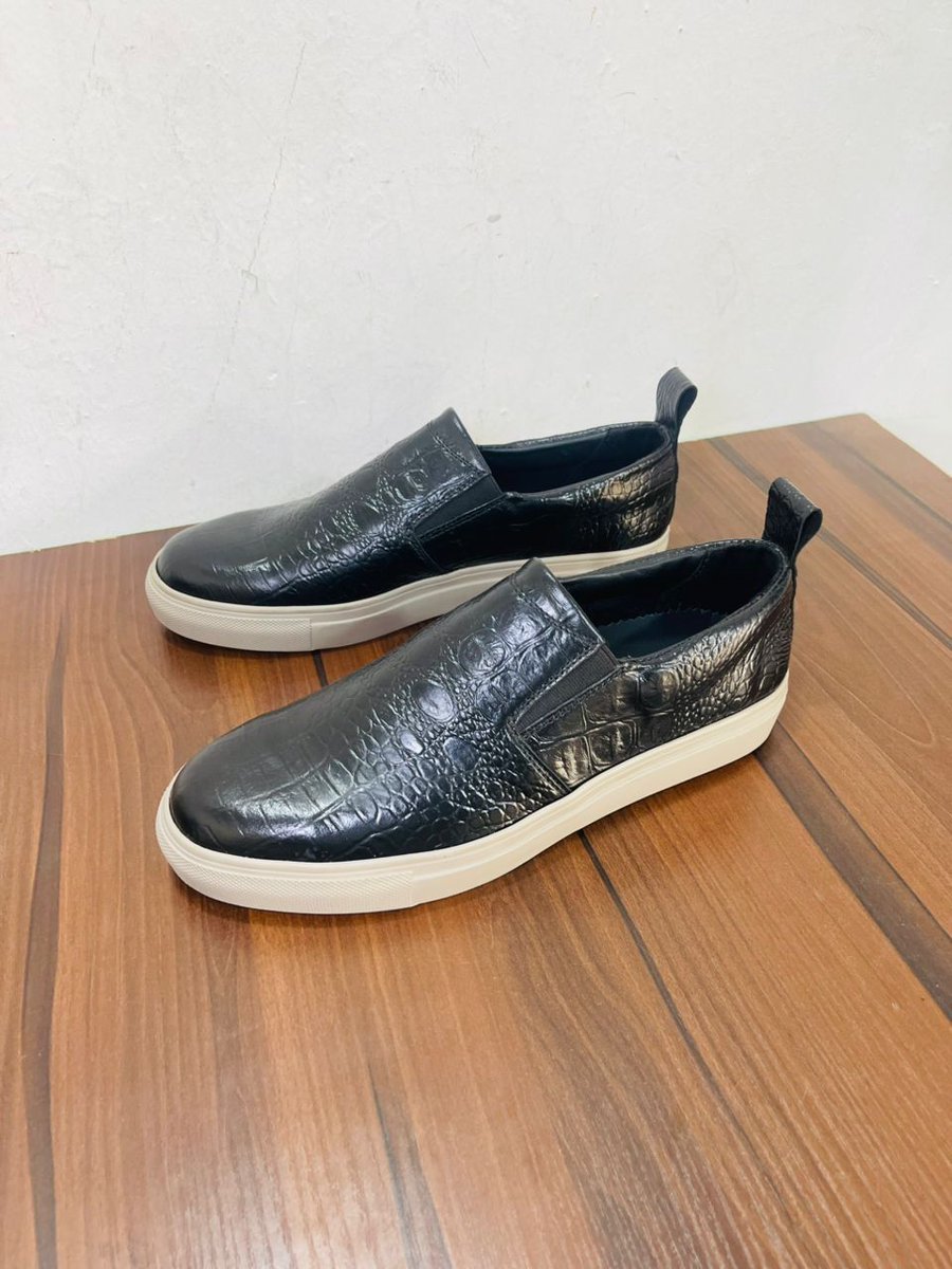 AustineSilva25's tweet photo. @MTNNG Green in the heart, white in the soul, black on the kicks — Big 65 Naija, Independence redefined. 💚🤍🖤🇳🇬” https://t.co/t0T6tCU1EP