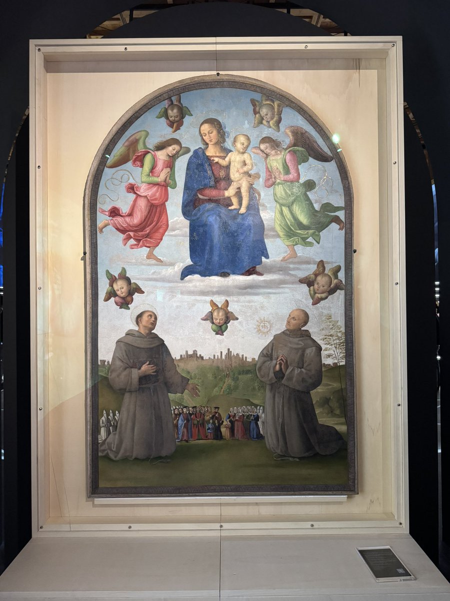 cq_yn's tweet photo. イタリア館。まさに脅威のギャラリー。
イタリアの各地、各時代を巡る旅。
貴重で素晴らしい芸術作品の数々だけでなく、スタッフの皆様もイタリアのお国柄を表すユニークでとても親切な方々でした🙏
ジヨンのトートに反応してくださり、今月の京セラにも行かれるお兄さん、楽しんで来てください🥹🐉 https://t.co/8NwUZfV67d