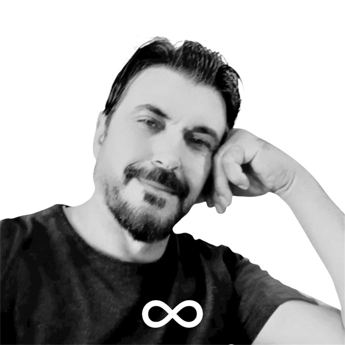 Uzun yıllardır bünyemizde elektrik teknisyeni olarak özveri ile çalışan mesai arkadaşımız, kardeşim Vedat Turğay’ı elim bir kaza sonucunda kaybetmenin derin üzüntüsünü yaşıyorum. 

Disiplinli çalışması, işine olan bağlılığı, çalışkanlığı ve güler yüzüyle herkesin gönlünde yer